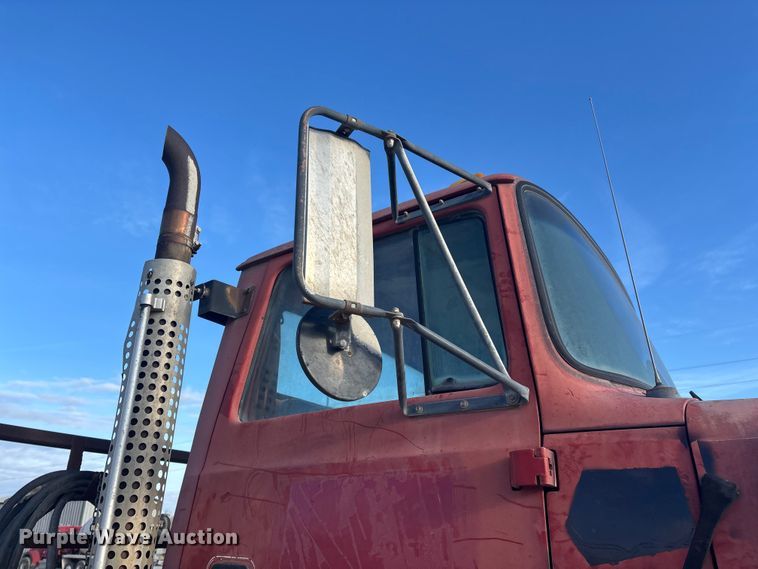 image for item FG0166 1997 Ford L8000 flatbed truck