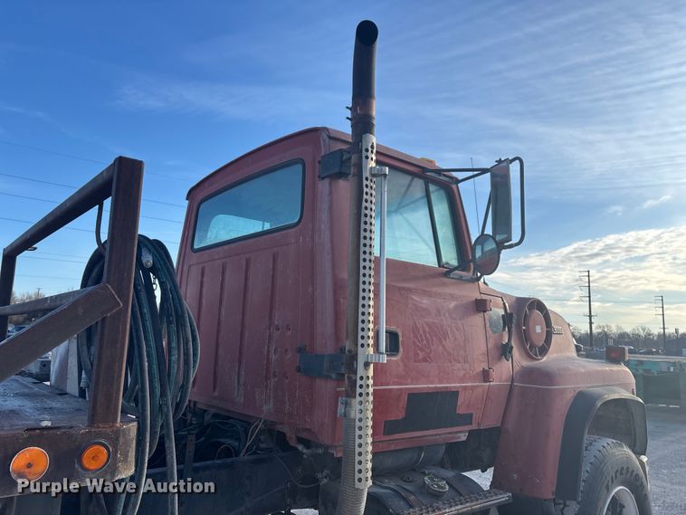 image for item FG0166 1997 Ford L8000 flatbed truck