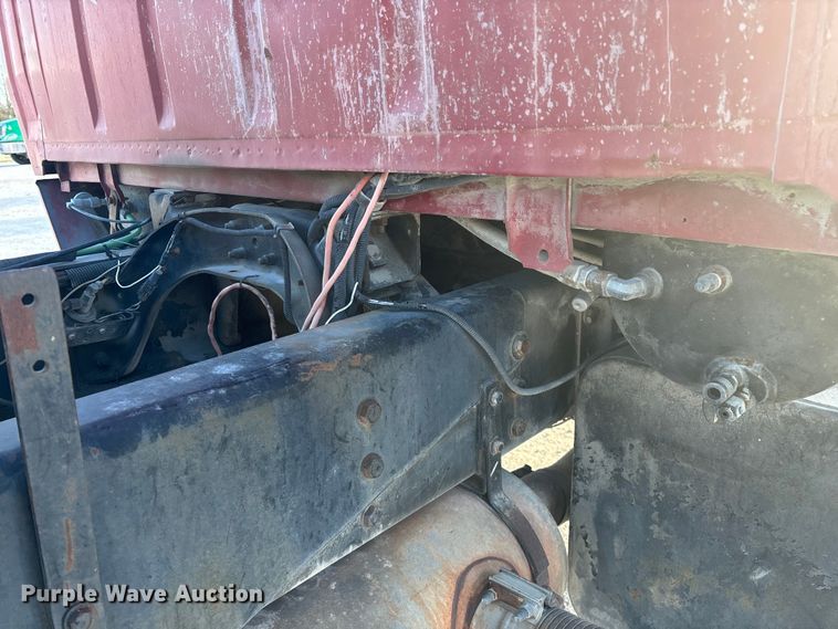 image for item FG0166 1997 Ford L8000 flatbed truck