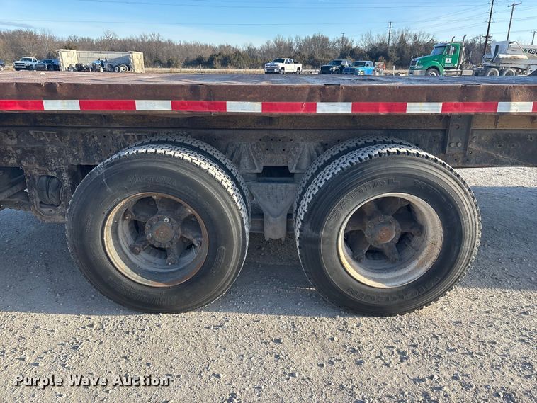 image for item FG0166 1997 Ford L8000 flatbed truck