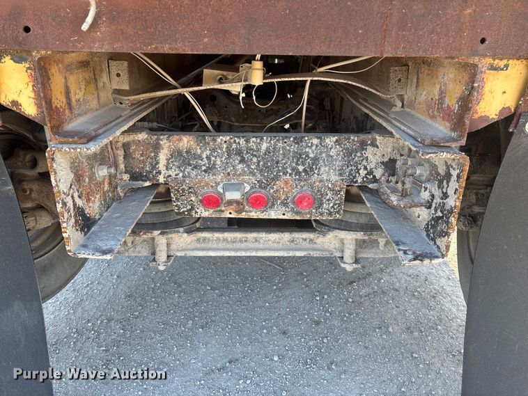 image for item FG0166 1997 Ford L8000 flatbed truck