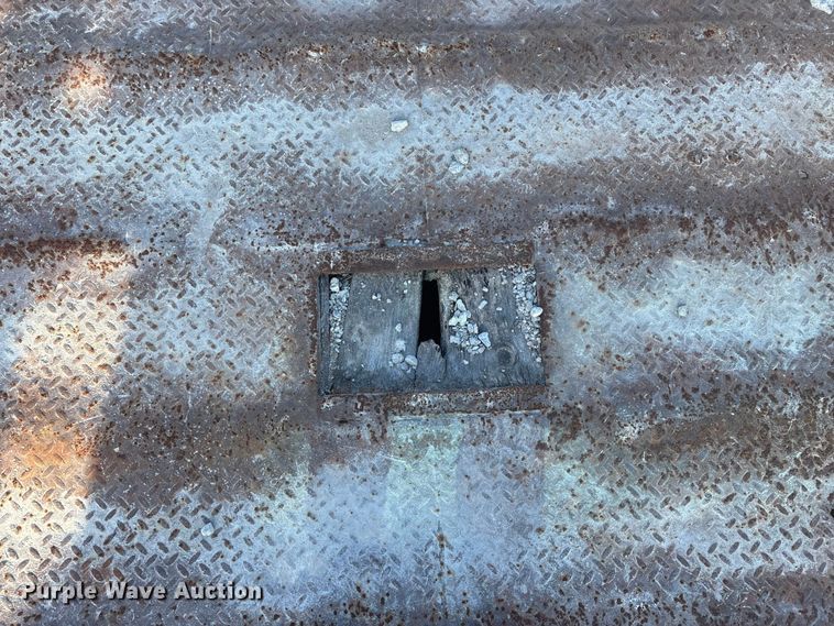 image for item FG0166 1997 Ford L8000 flatbed truck