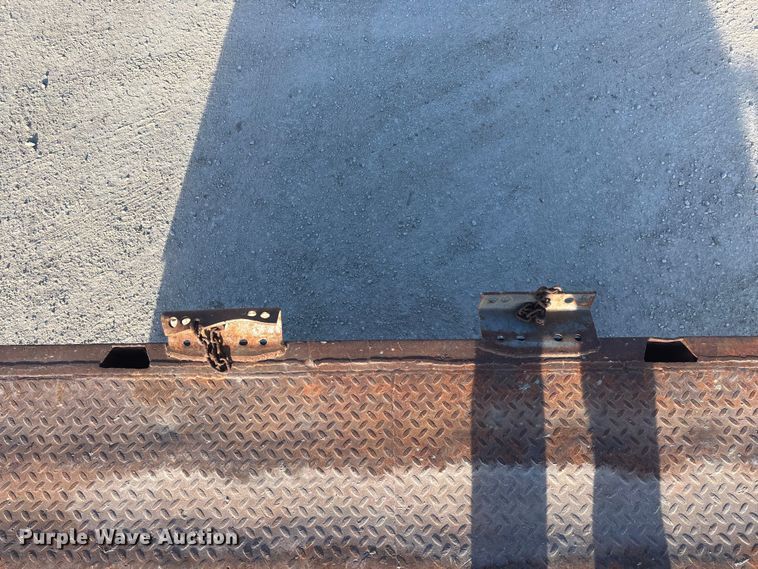 image for item FG0166 1997 Ford L8000 flatbed truck