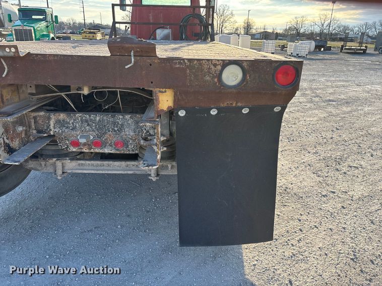 image for item FG0166 1997 Ford L8000 flatbed truck