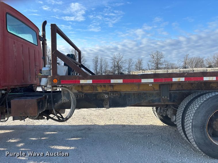 image for item FG0166 1997 Ford L8000 flatbed truck