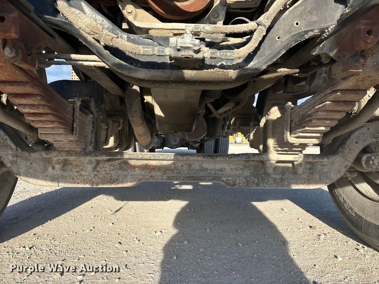 image for item FG0166 1997 Ford L8000 flatbed truck