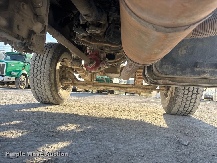 image for item FG0166 1997 Ford L8000 flatbed truck