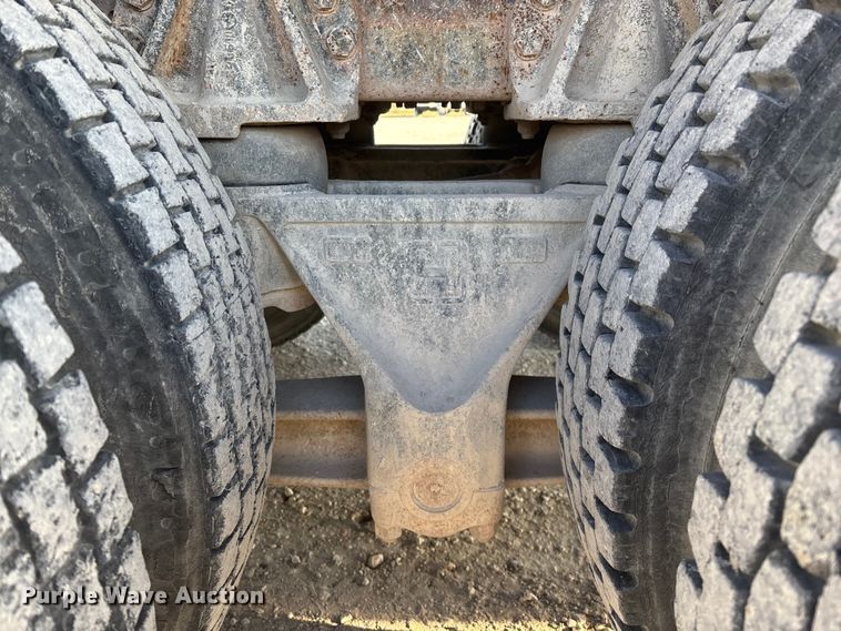 image for item FG0166 1997 Ford L8000 flatbed truck