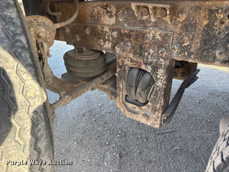 image for item FG0166 1997 Ford L8000 flatbed truck