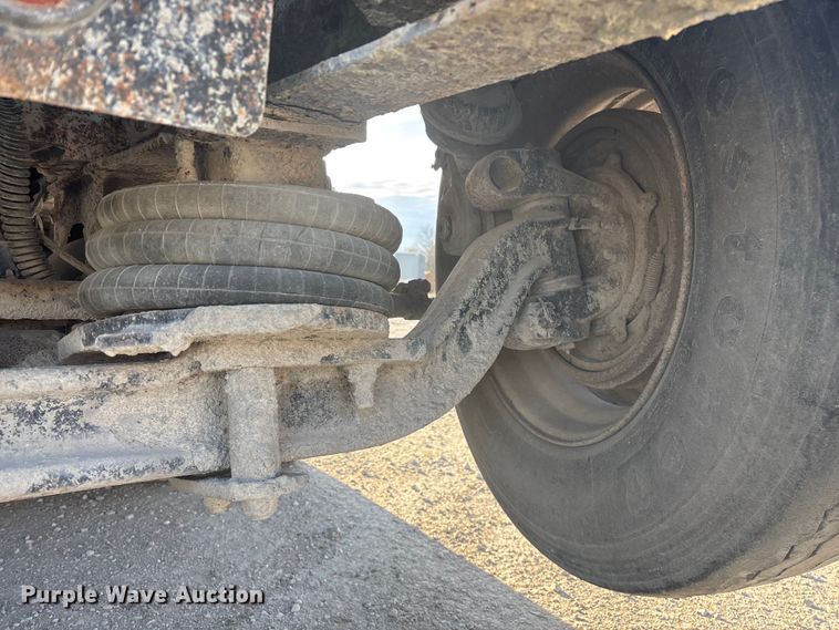 image for item FG0166 1997 Ford L8000 flatbed truck