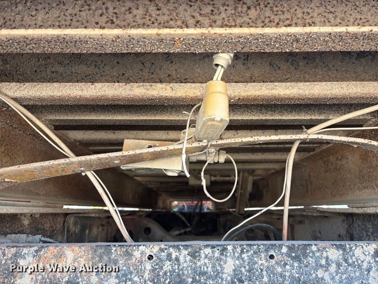 image for item FG0166 1997 Ford L8000 flatbed truck