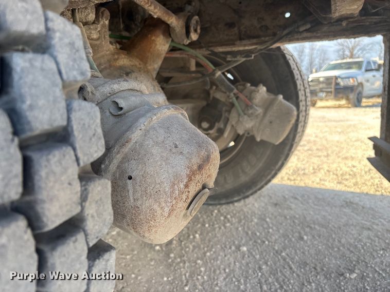 image for item FG0166 1997 Ford L8000 flatbed truck