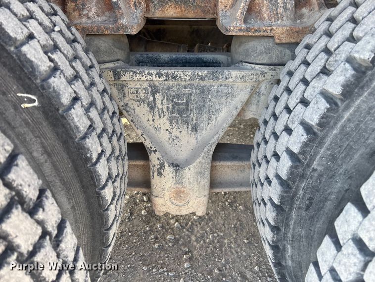 image for item FG0166 1997 Ford L8000 flatbed truck