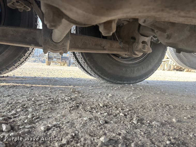 image for item FG0166 1997 Ford L8000 flatbed truck