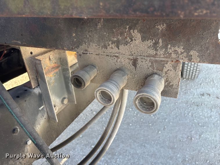 image for item FG0166 1997 Ford L8000 flatbed truck