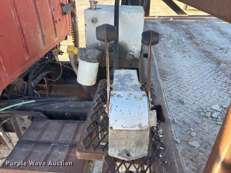 image for item FG0166 1997 Ford L8000 flatbed truck