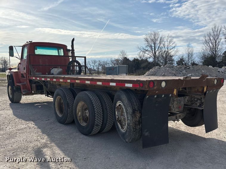 image for item FG0166 1997 Ford L8000 flatbed truck