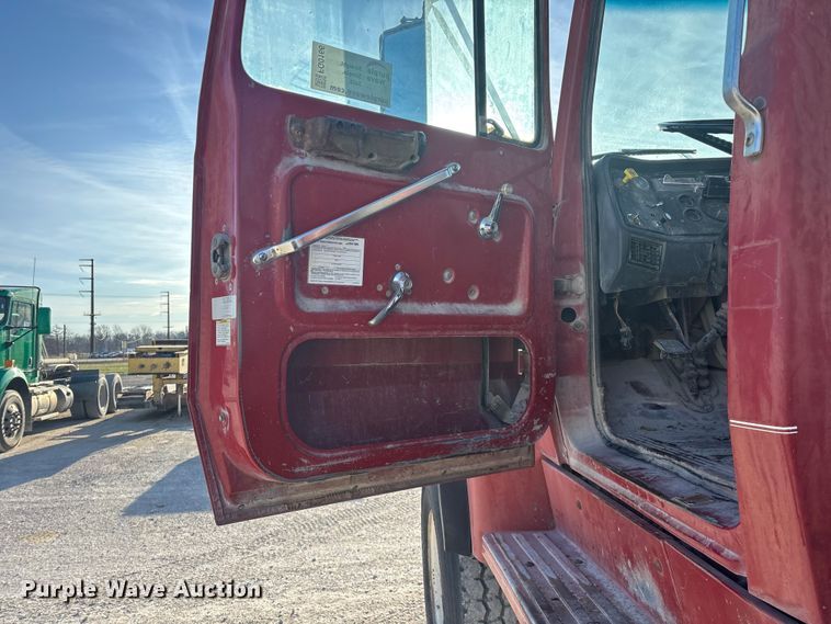 image for item FG0166 1997 Ford L8000 flatbed truck