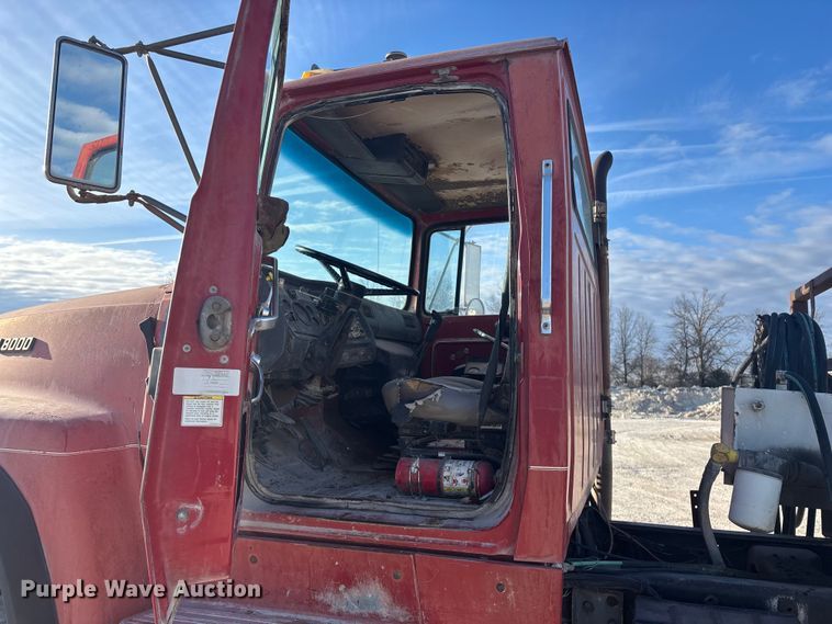 image for item FG0166 1997 Ford L8000 flatbed truck