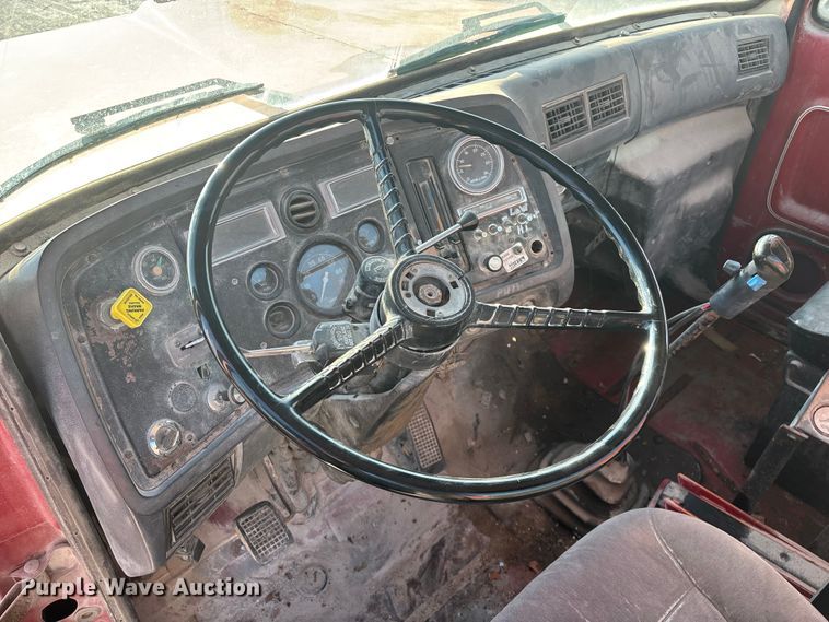 image for item FG0166 1997 Ford L8000 flatbed truck