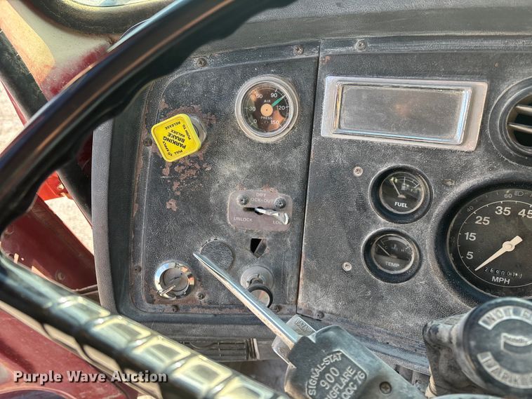 image for item FG0166 1997 Ford L8000 flatbed truck