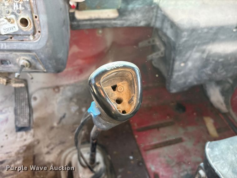 image for item FG0166 1997 Ford L8000 flatbed truck