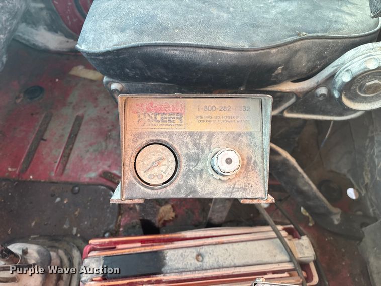 image for item FG0166 1997 Ford L8000 flatbed truck