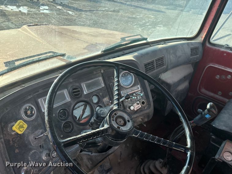 image for item FG0166 1997 Ford L8000 flatbed truck