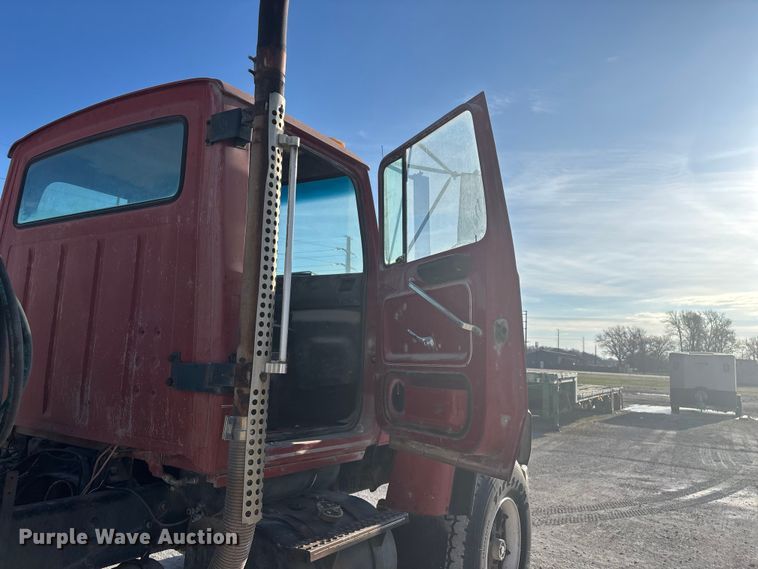 image for item FG0166 1997 Ford L8000 flatbed truck