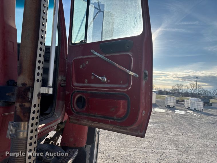 image for item FG0166 1997 Ford L8000 flatbed truck