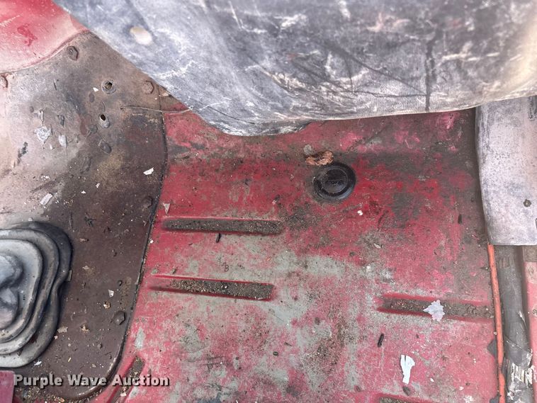 image for item FG0166 1997 Ford L8000 flatbed truck