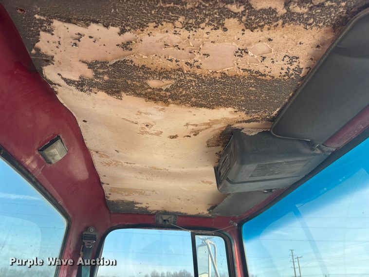 image for item FG0166 1997 Ford L8000 flatbed truck