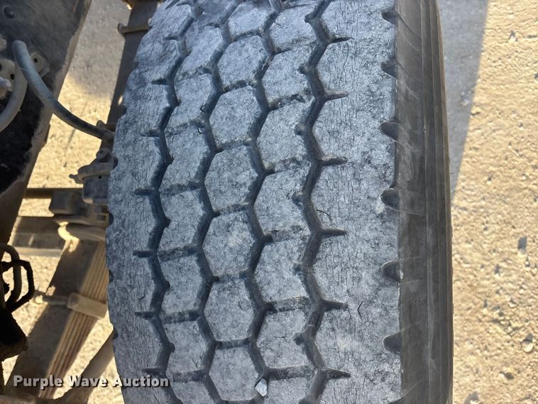 image for item FG0166 1997 Ford L8000 flatbed truck