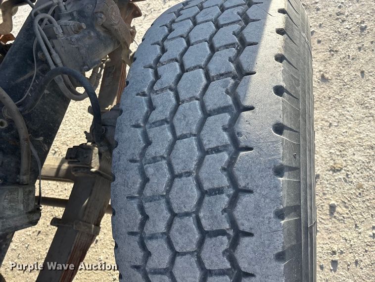 image for item FG0166 1997 Ford L8000 flatbed truck