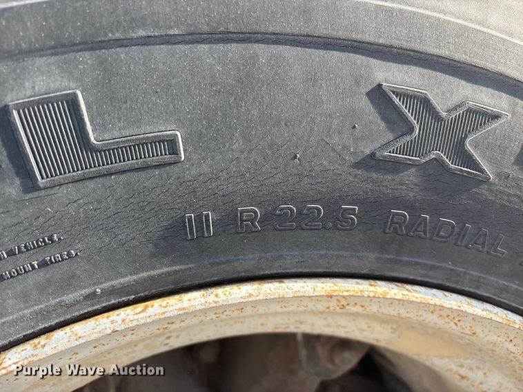 image for item FG0166 1997 Ford L8000 flatbed truck