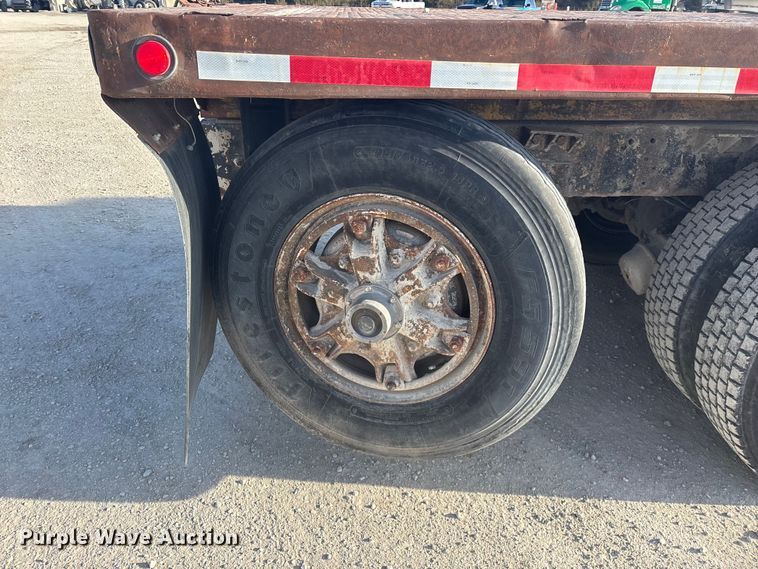 image for item FG0166 1997 Ford L8000 flatbed truck