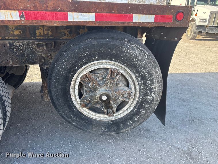 image for item FG0166 1997 Ford L8000 flatbed truck