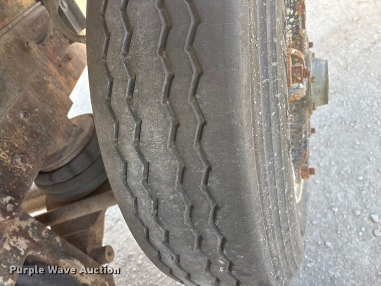 image for item FG0166 1997 Ford L8000 flatbed truck