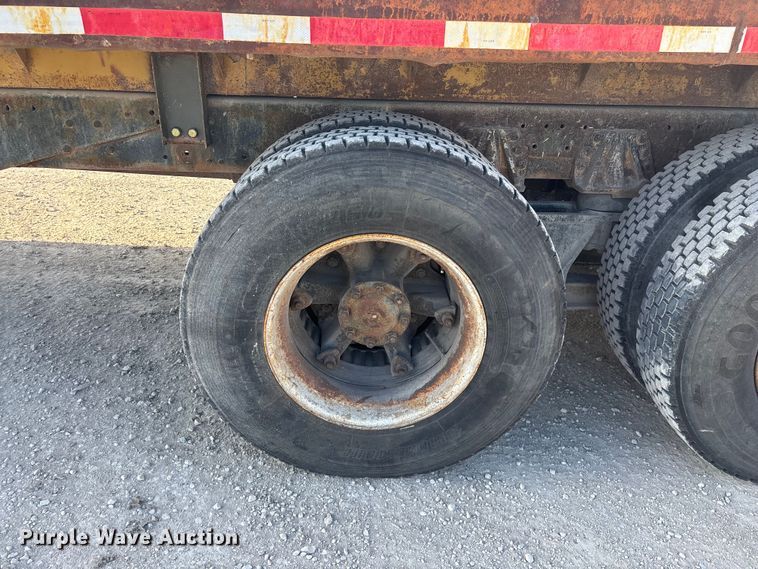 image for item FG0166 1997 Ford L8000 flatbed truck