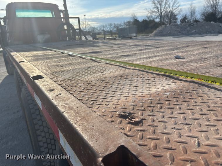 image for item FG0166 1997 Ford L8000 flatbed truck