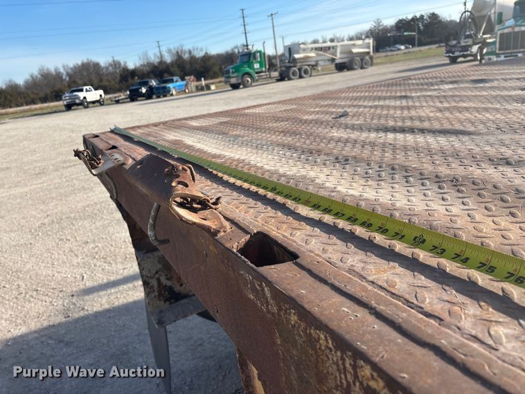 image for item FG0166 1997 Ford L8000 flatbed truck