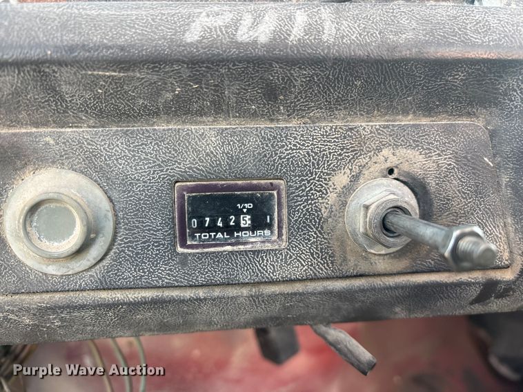 image for item FG0166 1997 Ford L8000 flatbed truck