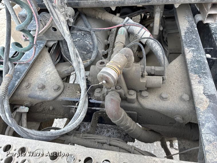 image for item FG0167 2012 Kenworth T800 semi truck