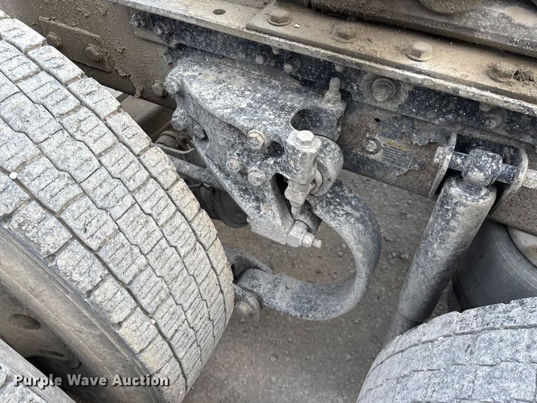 image for item FG0167 2012 Kenworth T800 semi truck