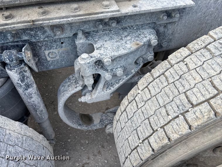 image for item FG0167 2012 Kenworth T800 semi truck