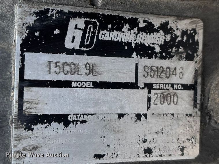 image for item FG0167 2012 Kenworth T800 semi truck