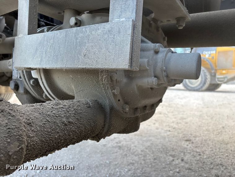 image for item FG0167 2012 Kenworth T800 semi truck