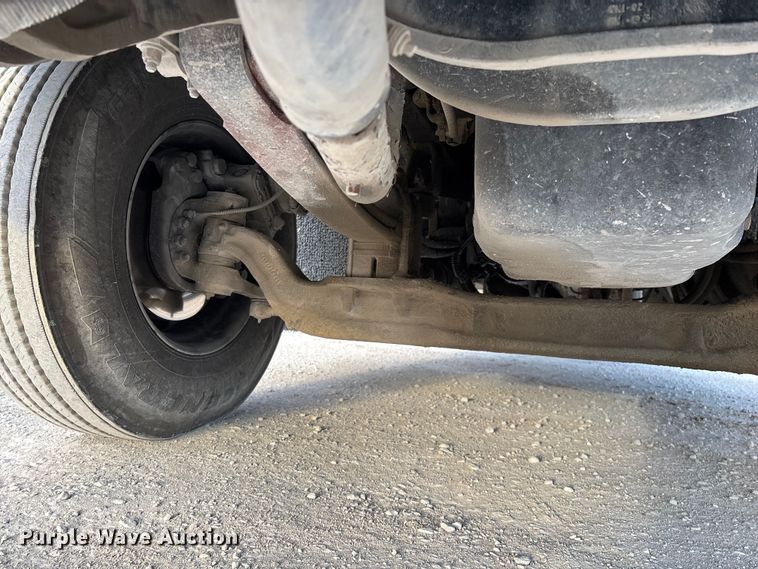 image for item FG0167 2012 Kenworth T800 semi truck