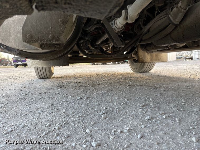 image for item FG0167 2012 Kenworth T800 semi truck