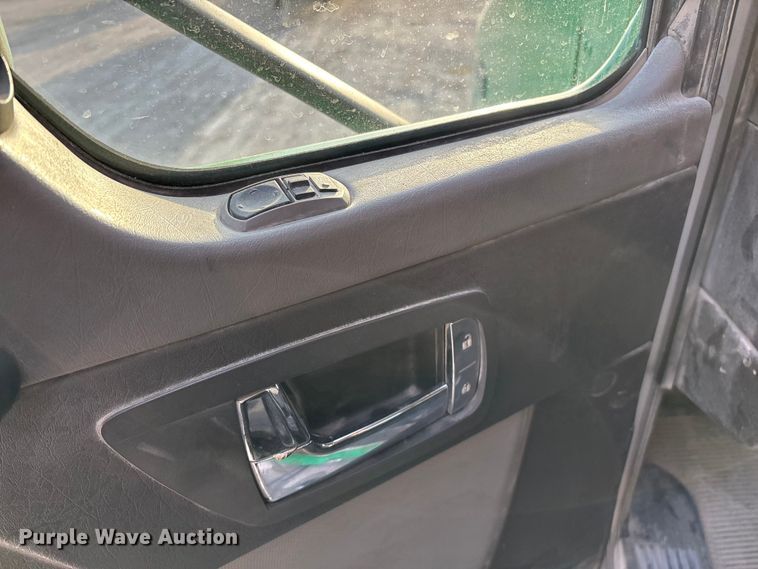 image for item FG0167 2012 Kenworth T800 semi truck